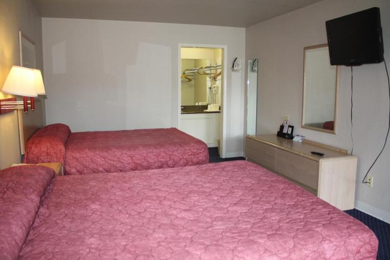 Quality Inn & Suites Fort Worth Bagian luar foto